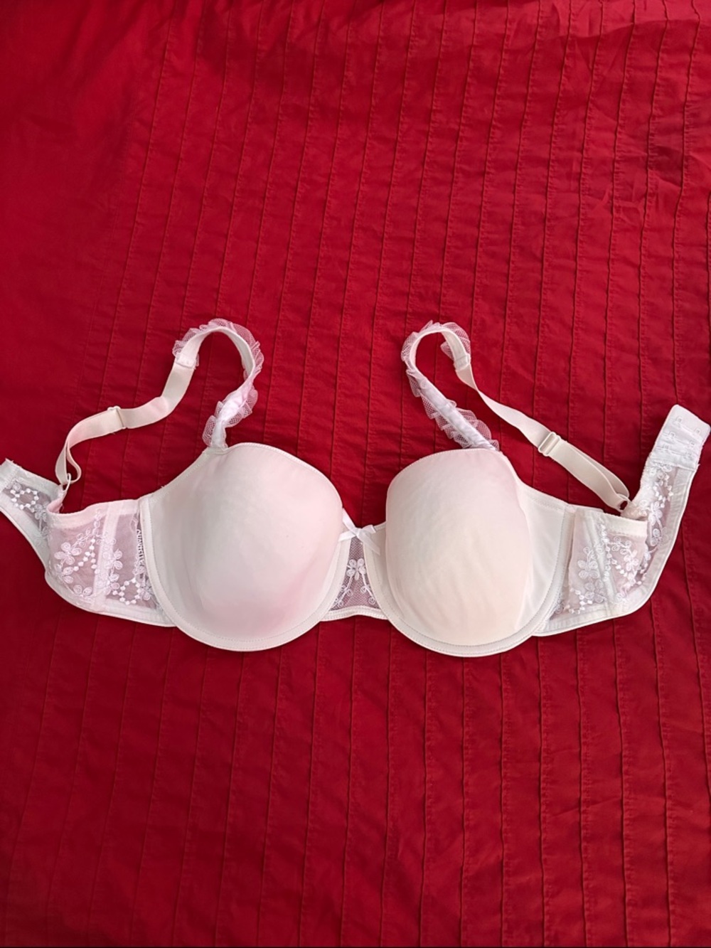 Chantelle White Lace Underwire Bra with Padded Cups